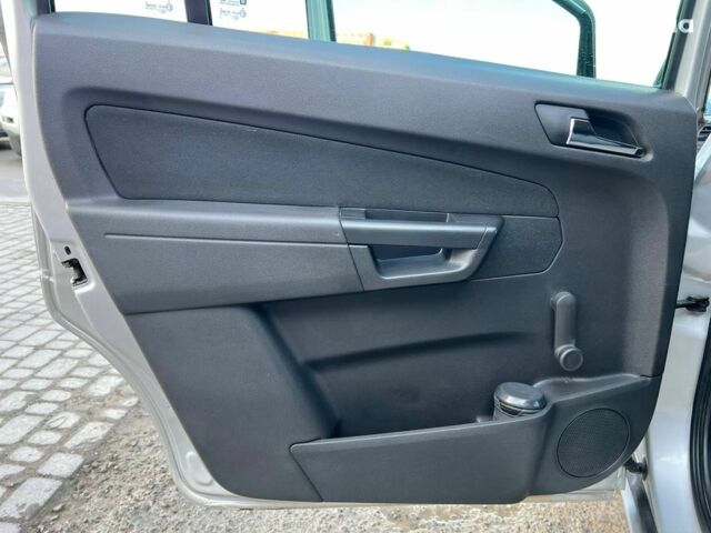 Серый Опель Зафира, объемом двигателя 1.7 л и пробегом 335 тыс. км за 7690 $, фото 35 на Automoto.ua