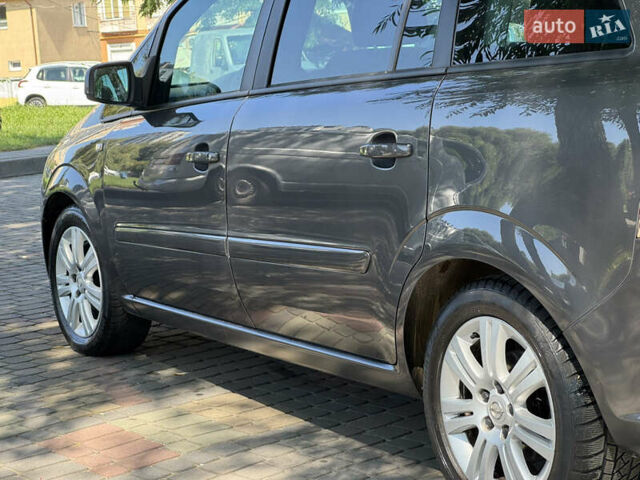 Серый Опель Зафира, объемом двигателя 1.7 л и пробегом 256 тыс. км за 7899 $, фото 6 на Automoto.ua