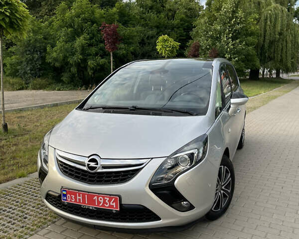 Сірий Опель Зафіра, об'ємом двигуна 0 л та пробігом 157 тис. км за 9999 $, фото 7 на Automoto.ua