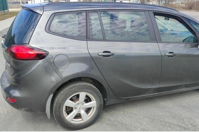 Серый Опель Зафира, объемом двигателя 1.4 л и пробегом 127 тыс. км за 8000 $, фото 3 на Automoto.ua