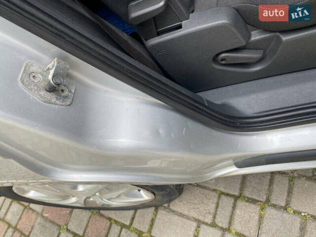 Серый Опель Зафира, объемом двигателя 1.69 л и пробегом 257 тыс. км за 6200 $, фото 50 на Automoto.ua