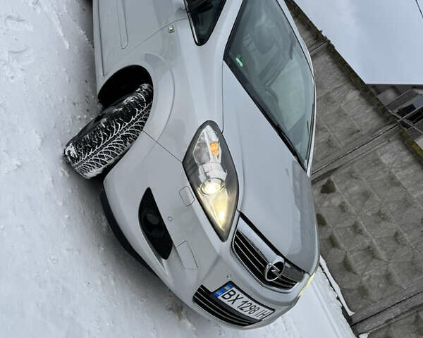 Серый Опель Зафира, объемом двигателя 1.8 л и пробегом 207 тыс. км за 7550 $, фото 13 на Automoto.ua