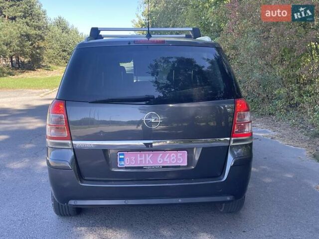 Сірий Опель Зафіра, об'ємом двигуна 1.8 л та пробігом 202 тис. км за 7400 $, фото 5 на Automoto.ua