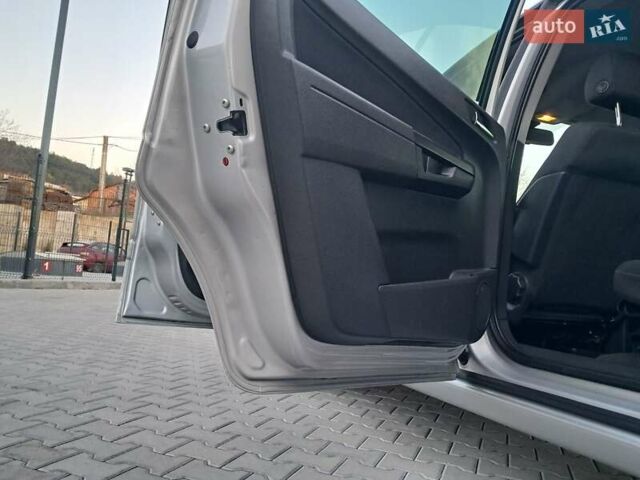 Опель Зафира 2012 в Могилев-Подольском на Automoto.ua Серый Опель Зафира, объемом двигателя 1.8 л и пробегом 259 тыс. км за 7800 $, фото 54 на Automoto.ua