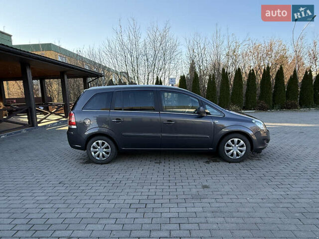 Серый Опель Зафира, объемом двигателя 1.8 л и пробегом 170 тыс. км за 7200 $, фото 4 на Automoto.ua