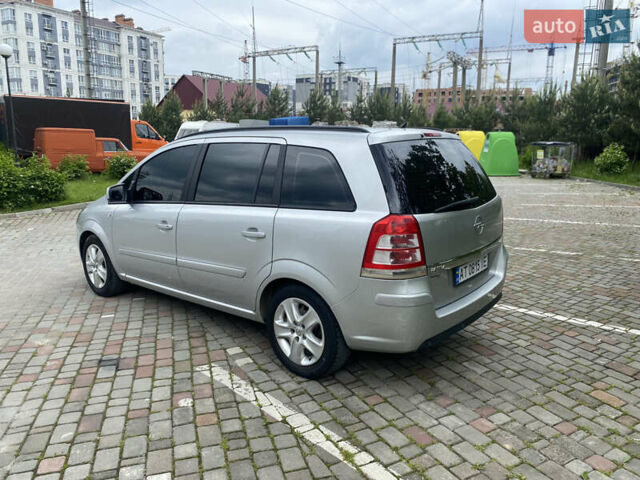 Серый Опель Зафира, объемом двигателя 1.69 л и пробегом 257 тыс. км за 6200 $, фото 5 на Automoto.ua