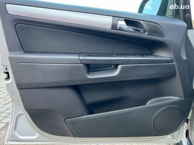 Серый Опель Зафира, объемом двигателя 1.7 л и пробегом 335 тыс. км за 7690 $, фото 14 на Automoto.ua