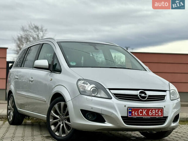 Серый Опель Зафира, объемом двигателя 1.7 л и пробегом 192 тыс. км за 7890 $, фото 74 на Automoto.ua