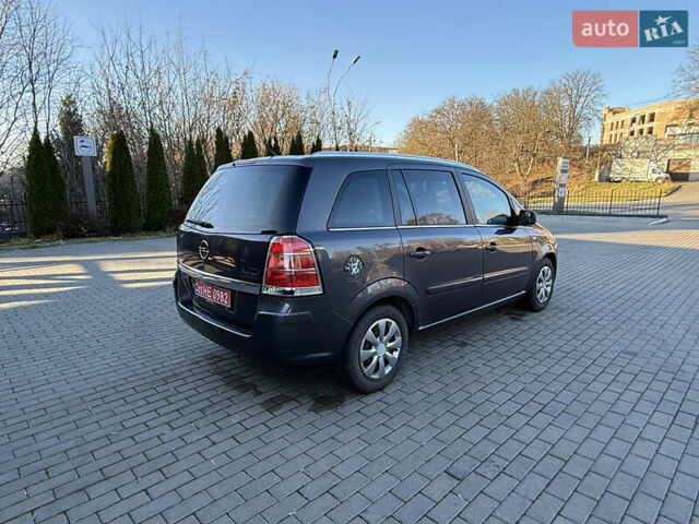 Серый Опель Зафира, объемом двигателя 1.8 л и пробегом 170 тыс. км за 7200 $, фото 6 на Automoto.ua