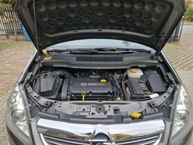 Сірий Опель Зафіра, об'ємом двигуна 1.8 л та пробігом 153 тис. км за 4800 $, фото 11 на Automoto.ua