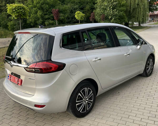 Сірий Опель Зафіра, об'ємом двигуна 0 л та пробігом 157 тис. км за 9999 $, фото 10 на Automoto.ua