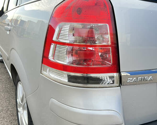 Серый Опель Зафира, объемом двигателя 1.6 л и пробегом 142 тыс. км за 7150 $, фото 13 на Automoto.ua