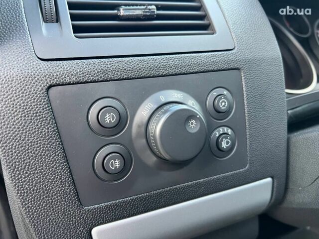 Серый Опель Зафира, объемом двигателя 1.7 л и пробегом 335 тыс. км за 7690 $, фото 20 на Automoto.ua