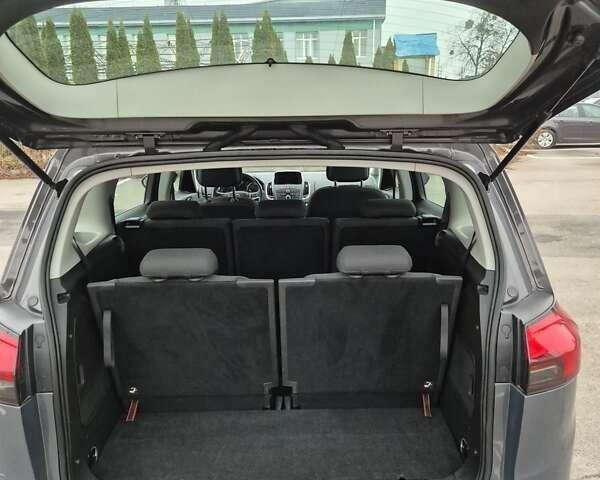 Серый Опель Зафира, объемом двигателя 1.96 л и пробегом 224 тыс. км за 10500 $, фото 22 на Automoto.ua