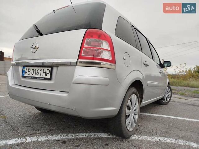 Серый Опель Зафира, объемом двигателя 1.49 л и пробегом 230 тыс. км за 6800 $, фото 7 на Automoto.ua