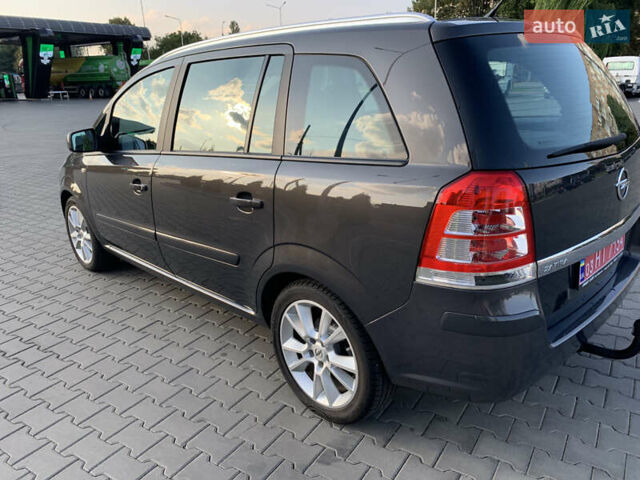 Серый Опель Зафира, объемом двигателя 1.6 л и пробегом 188 тыс. км за 7900 $, фото 11 на Automoto.ua