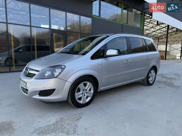 Сірий Опель Зафіра, об'ємом двигуна 1.69 л та пробігом 251 тис. км за 7750 $, фото 3 на Automoto.ua