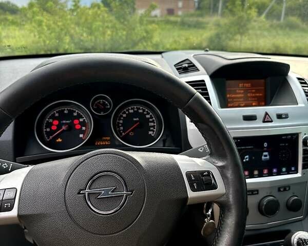 Серый Опель Зафира, объемом двигателя 1.8 л и пробегом 230 тыс. км за 7900 $, фото 31 на Automoto.ua