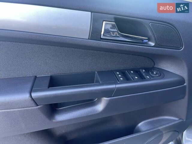 Сірий Опель Зафіра, об'ємом двигуна 1.8 л та пробігом 202 тис. км за 7400 $, фото 9 на Automoto.ua