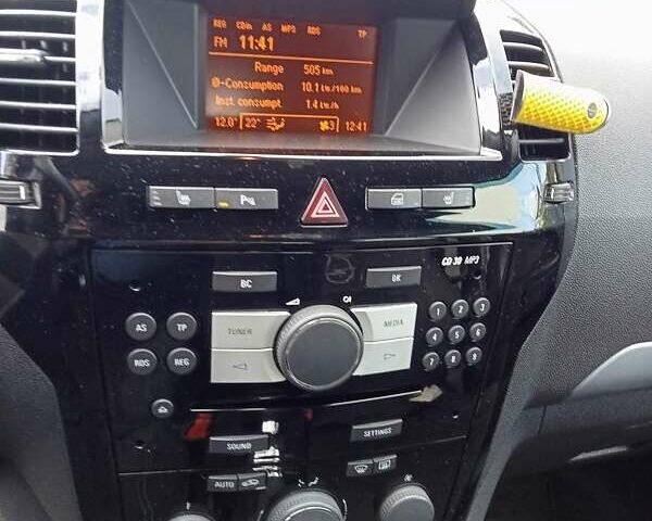 Серый Опель Зафира, объемом двигателя 1.8 л и пробегом 170 тыс. км за 7300 $, фото 2 на Automoto.ua