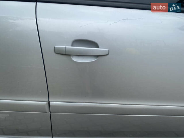 Серый Опель Зафира, объемом двигателя 1.69 л и пробегом 257 тыс. км за 6200 $, фото 25 на Automoto.ua