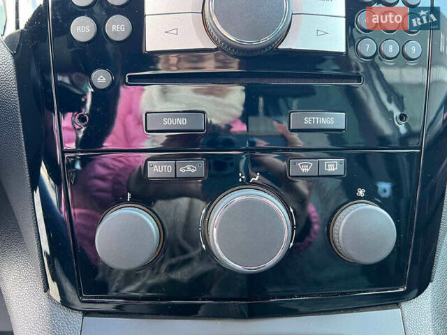 Серый Опель Зафира, объемом двигателя 1.7 л и пробегом 335 тыс. км за 7690 $, фото 30 на Automoto.ua