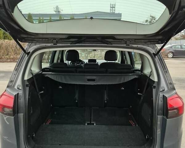 Серый Опель Зафира, объемом двигателя 1.96 л и пробегом 224 тыс. км за 10500 $, фото 18 на Automoto.ua