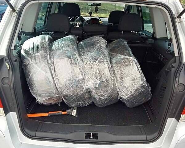 Серый Опель Зафира, объемом двигателя 1.8 л и пробегом 170 тыс. км за 7300 $, фото 5 на Automoto.ua