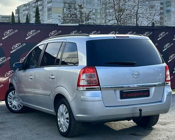 Серый Опель Зафира, объемом двигателя 1.6 л и пробегом 173 тыс. км за 8300 $, фото 7 на Automoto.ua