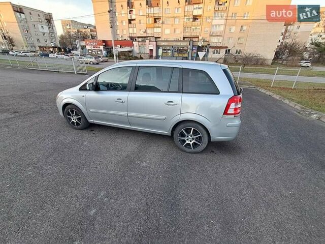 Серый Опель Зафира, объемом двигателя 1.6 л и пробегом 202 тыс. км за 6300 $, фото 44 на Automoto.ua