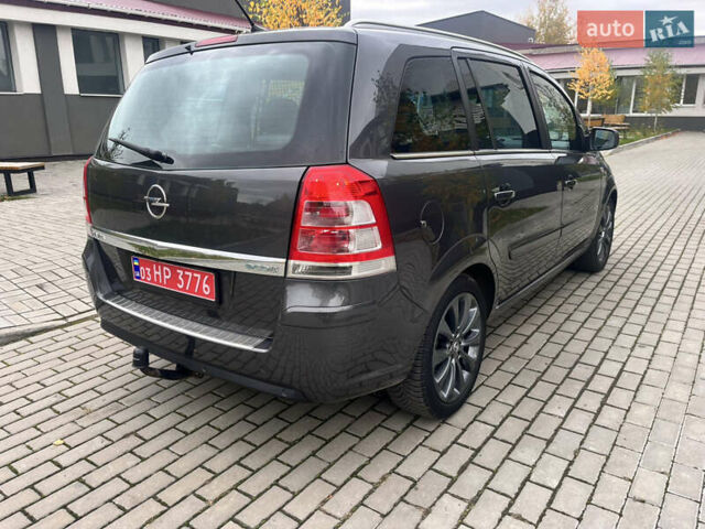 Опель Зафира 2012 в Луцке на Automoto.ua Серый Опель Зафира, объемом двигателя 1.7 л и пробегом 242 тыс. км за 8600 $, фото 6 на Automoto.ua