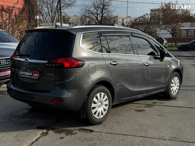 Серый Опель Зафира, объемом двигателя 2 л и пробегом 235 тыс. км за 8990 $, фото 5 на Automoto.ua