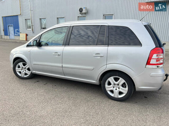 Серый Опель Зафира, объемом двигателя 1.6 л и пробегом 142 тыс. км за 7150 $, фото 17 на Automoto.ua