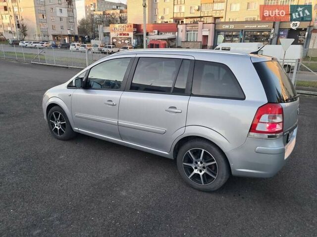 Серый Опель Зафира, объемом двигателя 1.6 л и пробегом 202 тыс. км за 6300 $, фото 5 на Automoto.ua