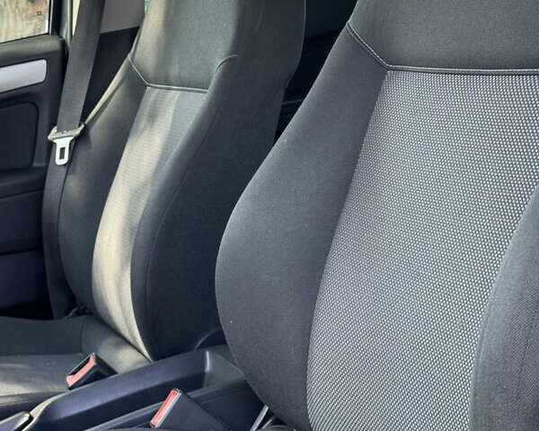 Серый Опель Зафира, объемом двигателя 1.7 л и пробегом 256 тыс. км за 7899 $, фото 31 на Automoto.ua