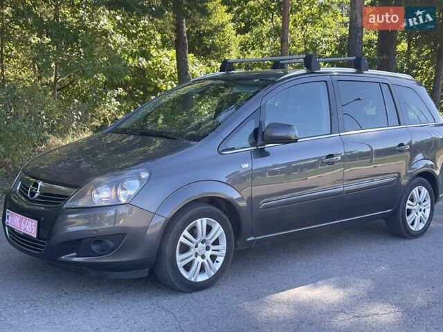 Сірий Опель Зафіра, об'ємом двигуна 1.8 л та пробігом 202 тис. км за 7400 $, фото 3 на Automoto.ua