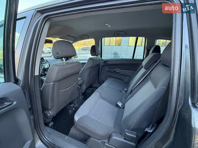 Серый Опель Зафира, объемом двигателя 1.8 л и пробегом 170 тыс. км за 7200 $, фото 7 на Automoto.ua