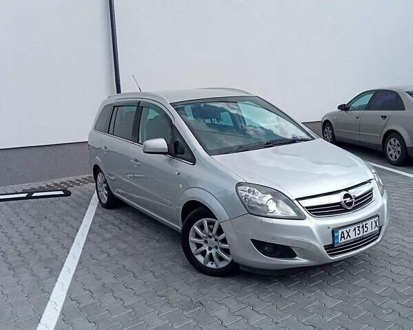 Серый Опель Зафира, объемом двигателя 1.8 л и пробегом 170 тыс. км за 7300 $, фото 1 на Automoto.ua