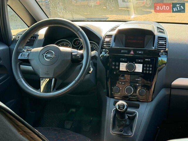 Серый Опель Зафира, объемом двигателя 1.7 л и пробегом 341 тыс. км за 6890 $, фото 26 на Automoto.ua