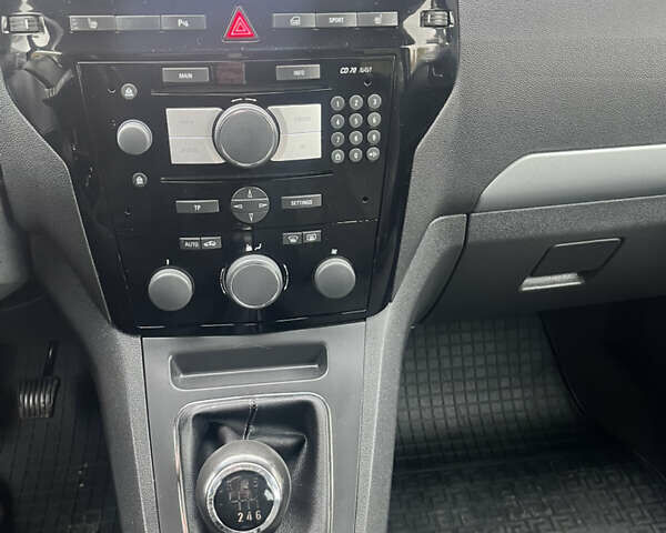 Опель Зафира 2012 в Луцке на Automoto.ua Серый Опель Зафира, объемом двигателя 1.7 л и пробегом 242 тыс. км за 8600 $, фото 3 на Automoto.ua