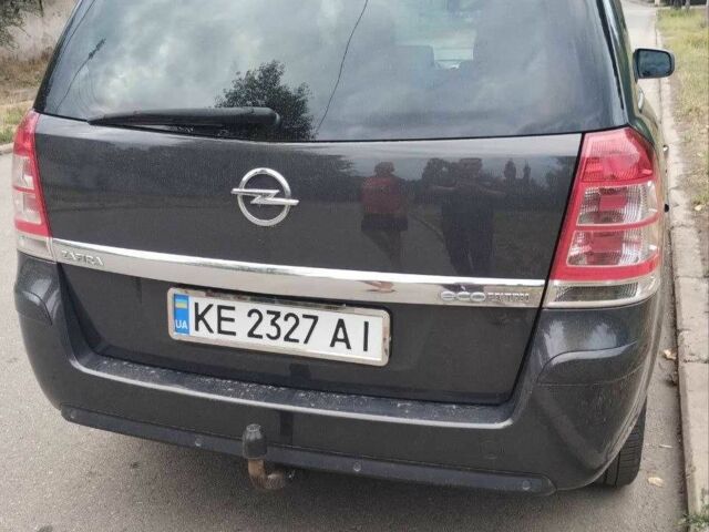 Серый Опель Зафира, объемом двигателя 1.6 л и пробегом 213 тыс. км за 8700 $, фото 2 на Automoto.ua