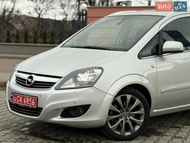 Серый Опель Зафира, объемом двигателя 1.7 л и пробегом 192 тыс. км за 7890 $, фото 62 на Automoto.ua
