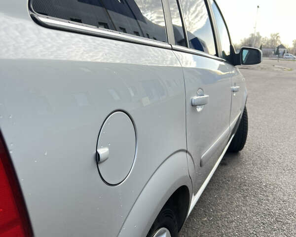 Серый Опель Зафира, объемом двигателя 1.6 л и пробегом 142 тыс. км за 7150 $, фото 11 на Automoto.ua