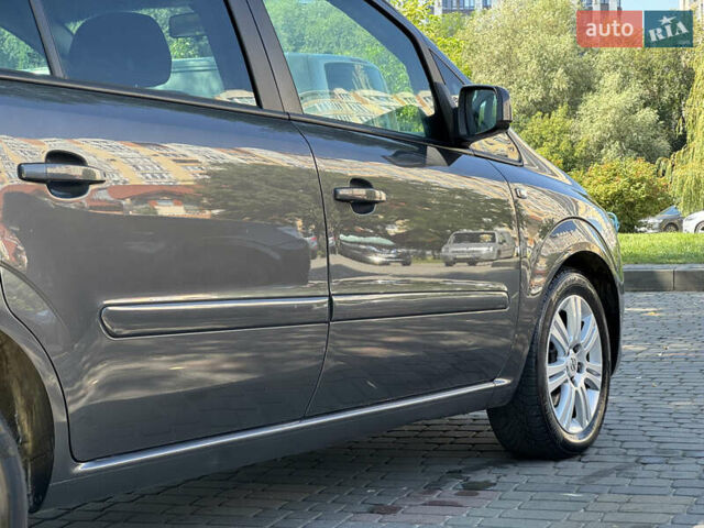 Серый Опель Зафира, объемом двигателя 1.7 л и пробегом 256 тыс. км за 7899 $, фото 23 на Automoto.ua