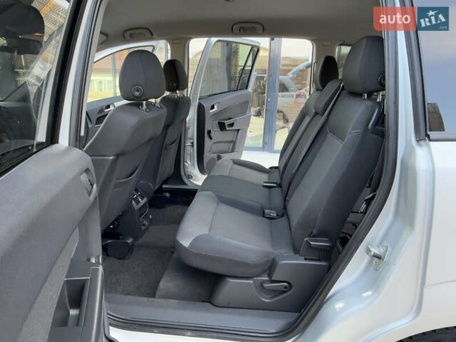 Сірий Опель Зафіра, об'ємом двигуна 1.69 л та пробігом 251 тис. км за 7750 $, фото 34 на Automoto.ua