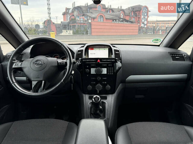 Серый Опель Зафира, объемом двигателя 1.7 л и пробегом 192 тыс. км за 7890 $, фото 25 на Automoto.ua