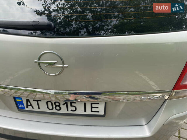 Серый Опель Зафира, объемом двигателя 1.69 л и пробегом 257 тыс. км за 6200 $, фото 29 на Automoto.ua