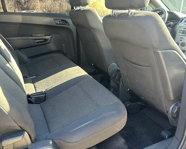 Серый Опель Зафира, объемом двигателя 1.7 л и пробегом 196 тыс. км за 7600 $, фото 14 на Automoto.ua