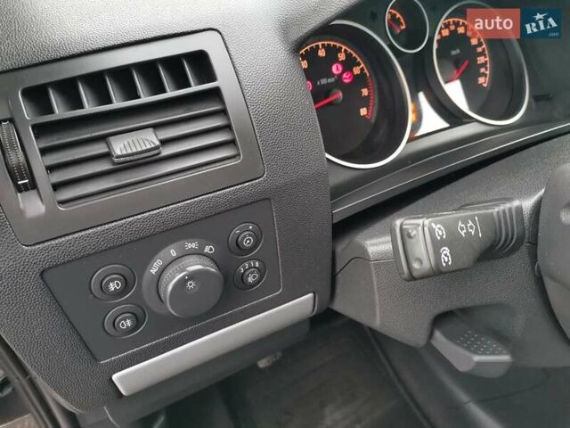 Опель Зафира 2012 в Белой Церкве на Automoto.ua Серый Опель Зафира, объемом двигателя 1.6 л и пробегом 215 тыс. км за 7500 $, фото 21 на Automoto.ua