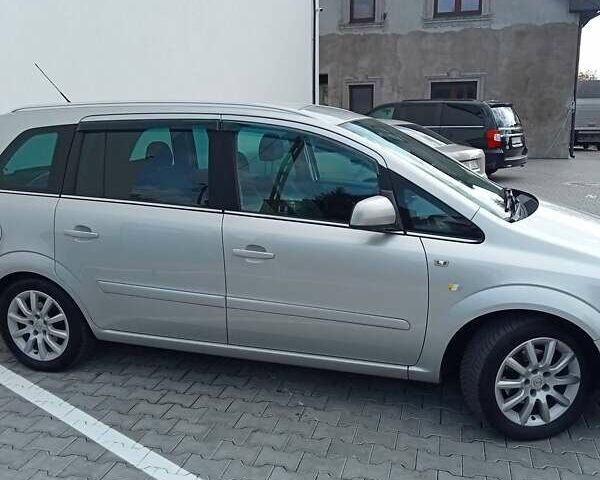 Серый Опель Зафира, объемом двигателя 1.8 л и пробегом 170 тыс. км за 7300 $, фото 13 на Automoto.ua